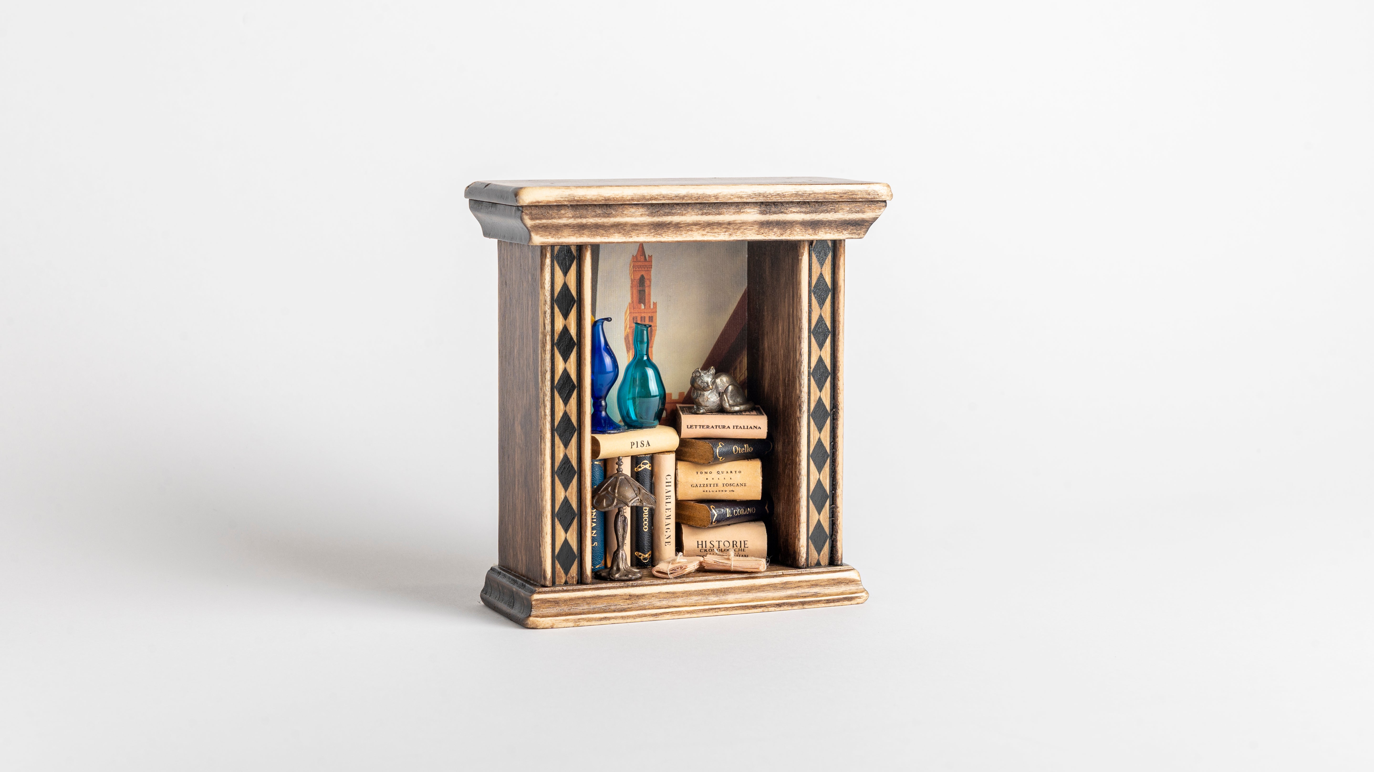 Piccola verticale con intarsi