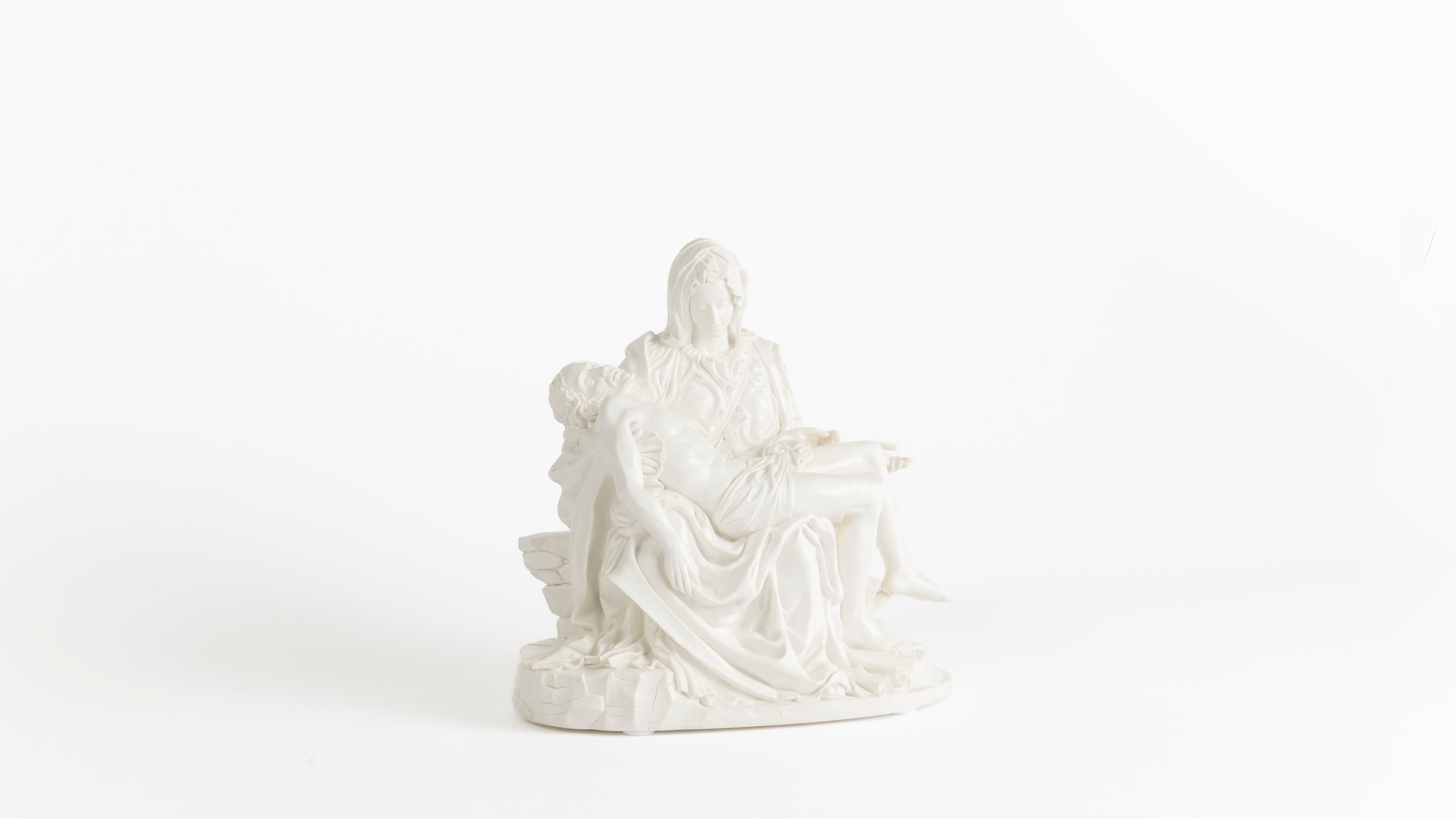 La Pietà - Michelangelo