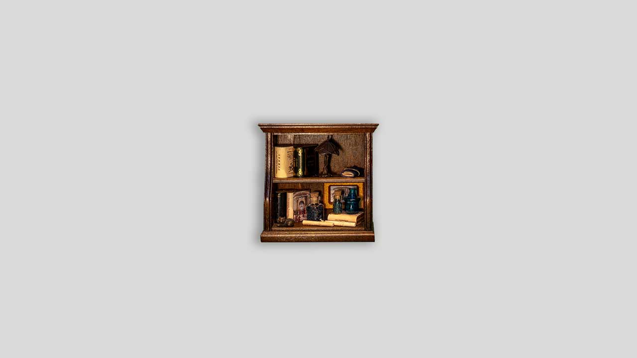 Mini library "Piccola con fianchi sagomati"