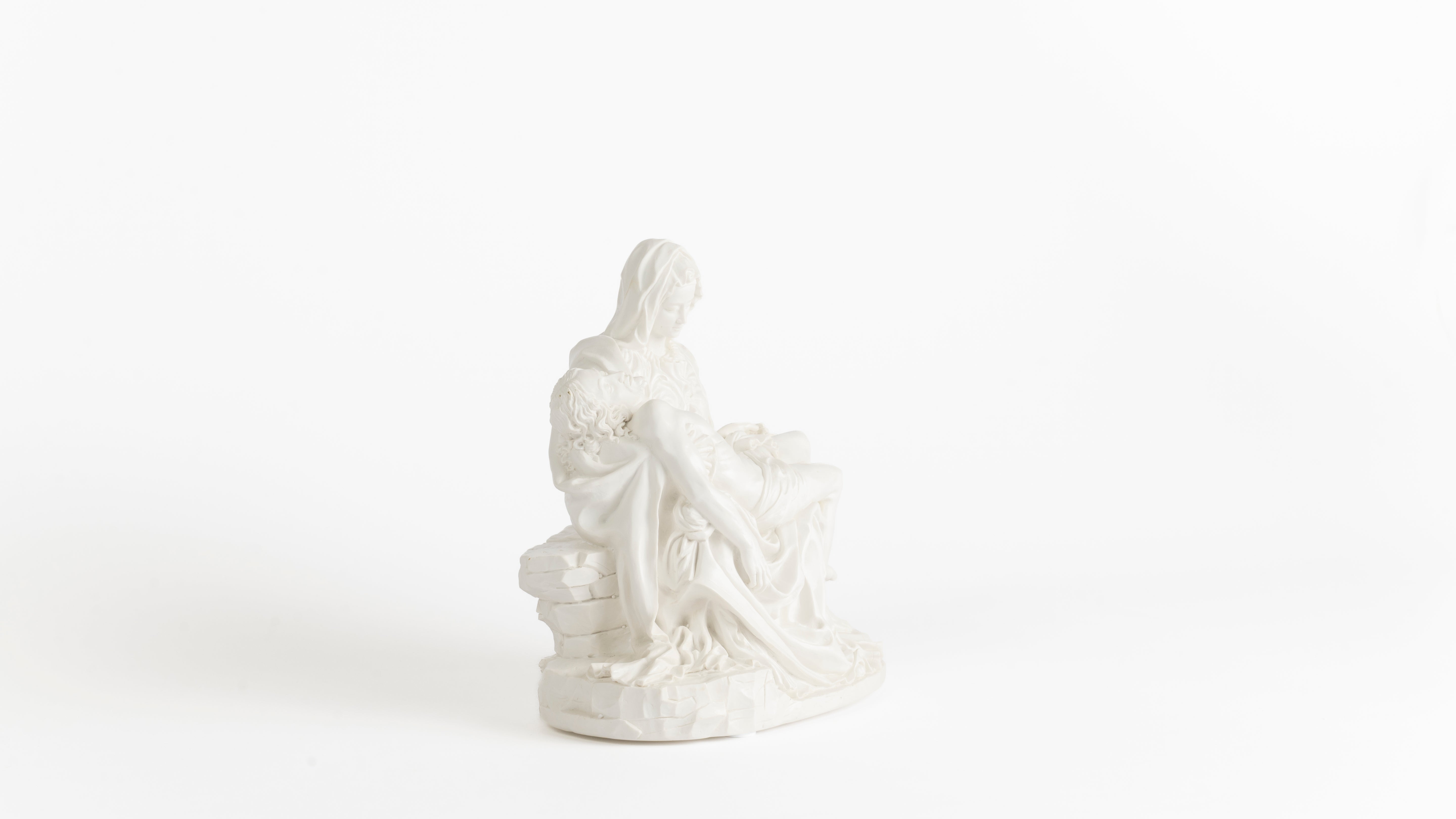 La Pietà - Michelangelo