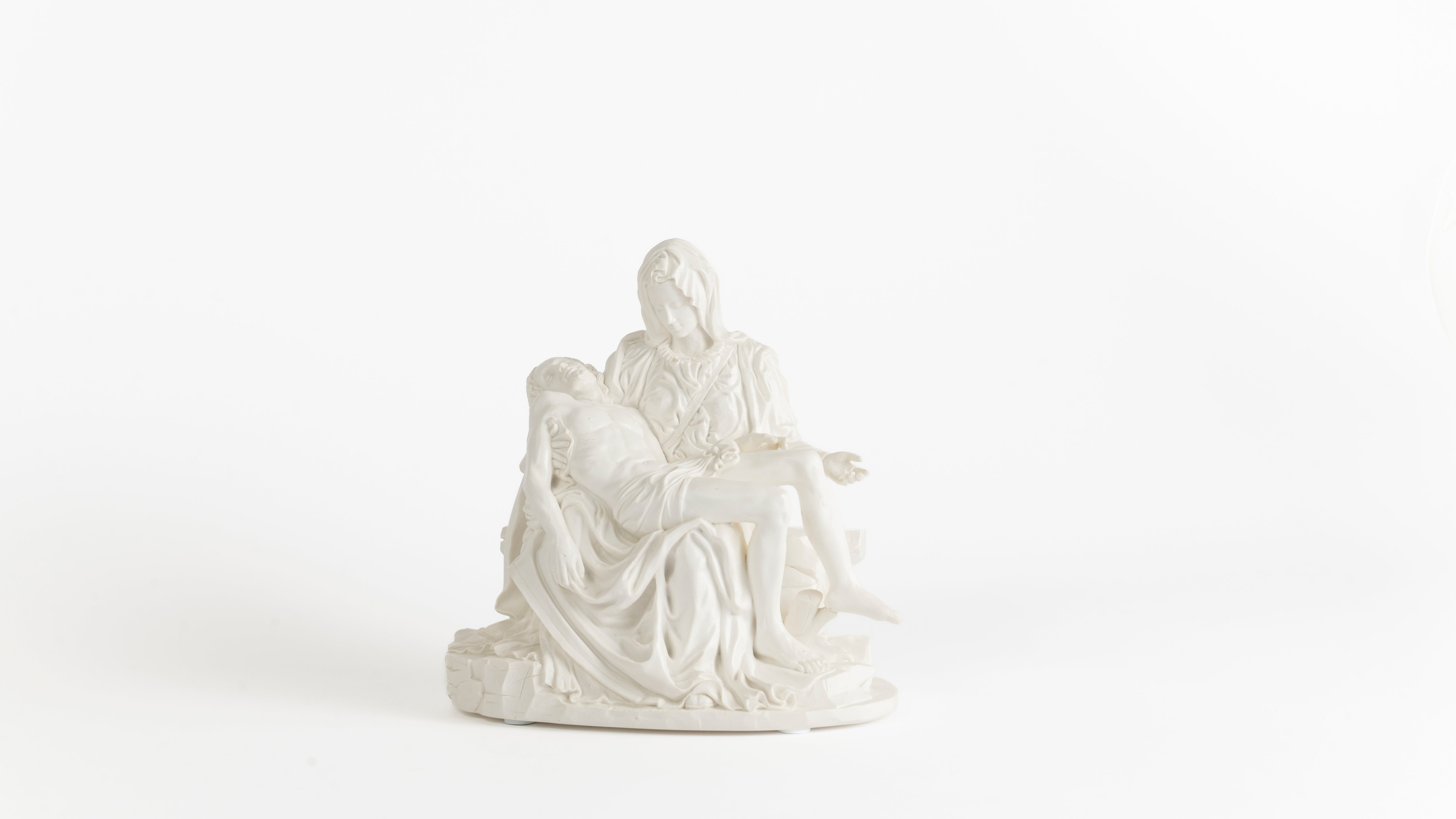 La Pietà - Michelangelo