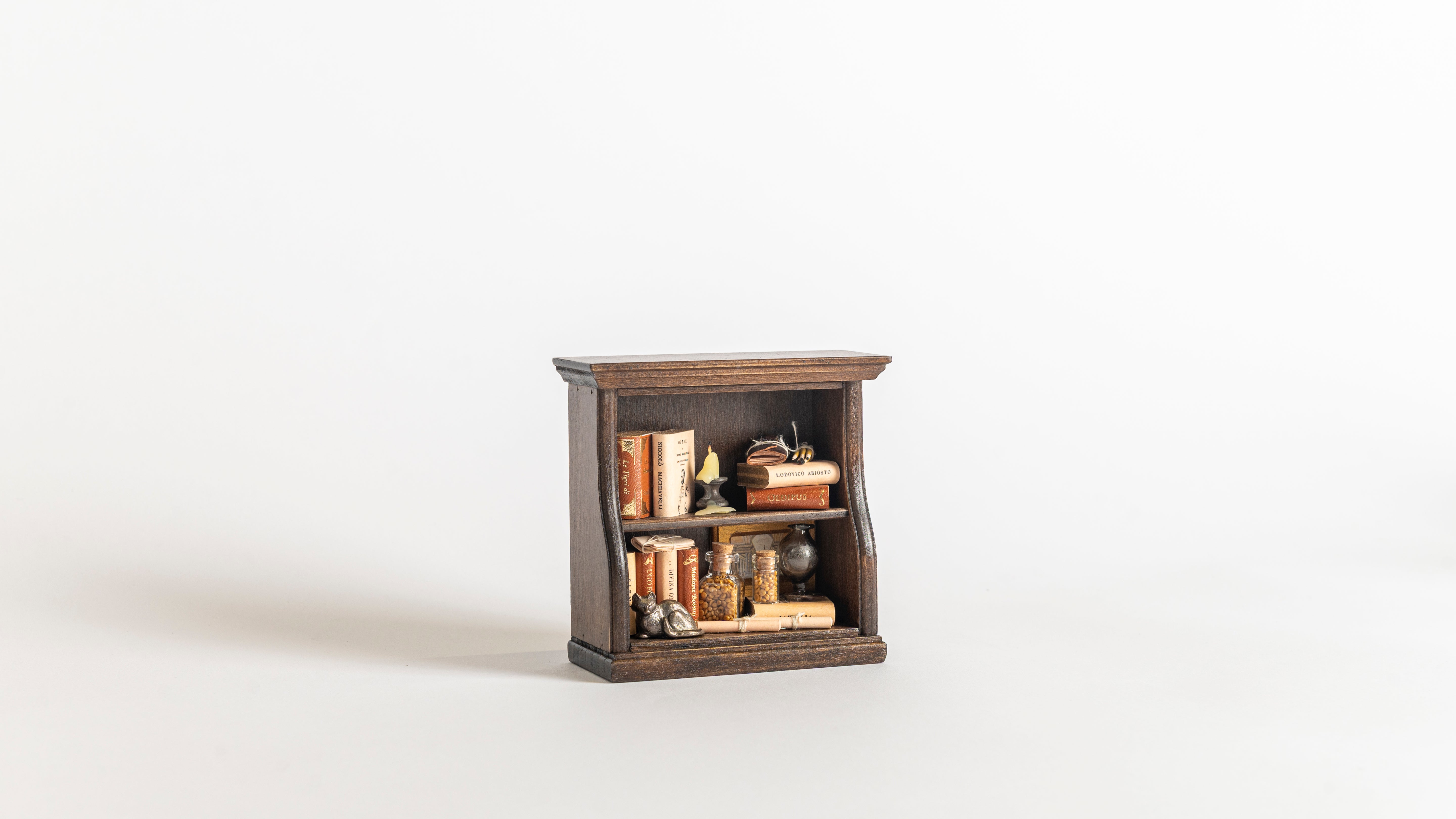 Small with contoured sides