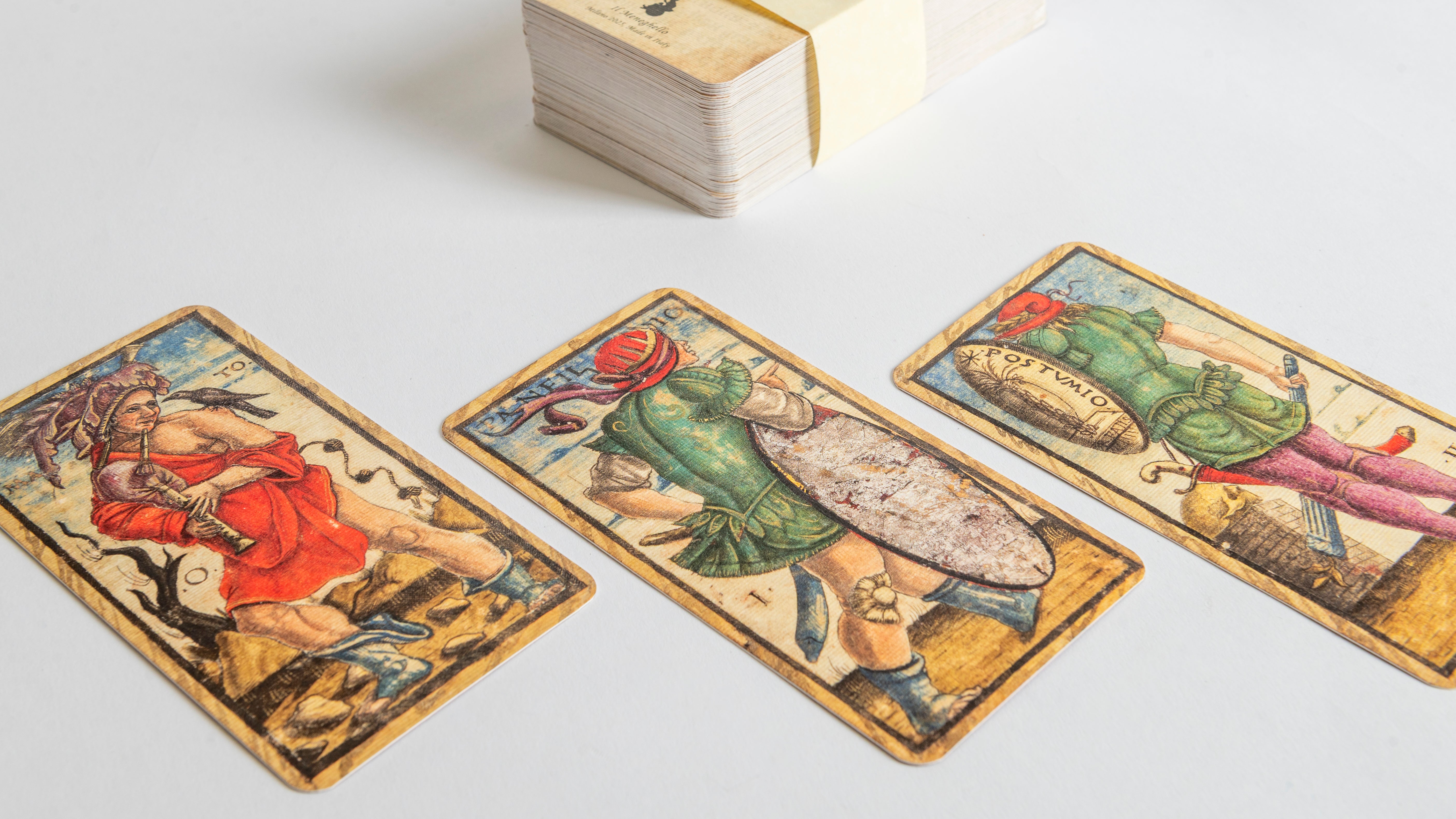 Sola Busca Tarot with book - Il Meneghello